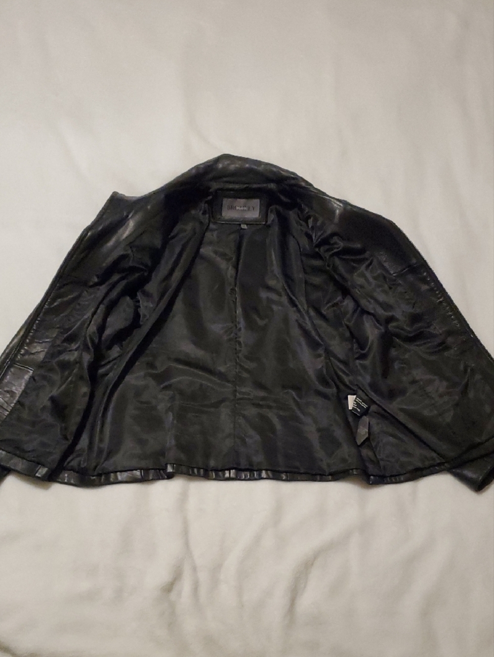 Bromley Sheen Soft Leather Zip-Front Women's Jacket in Black - Picture 4 of 15